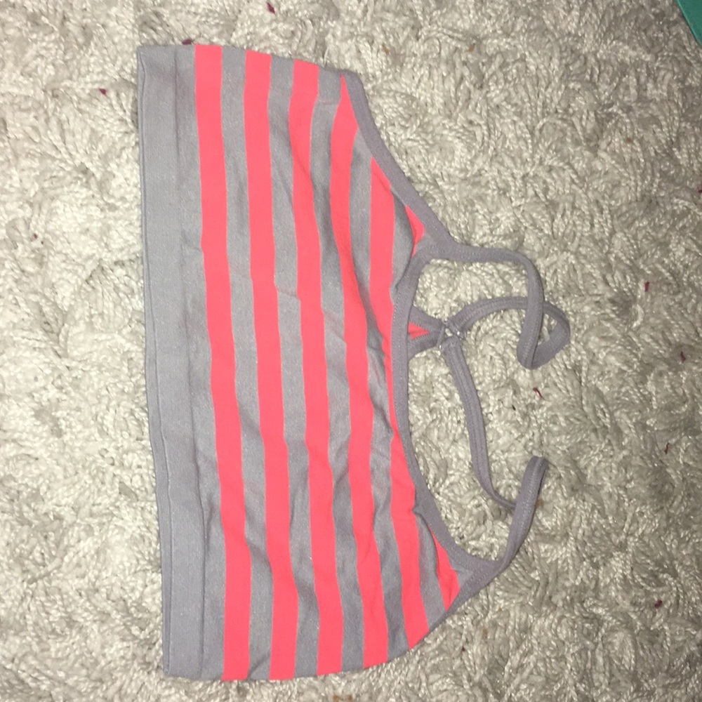 SPORTS BRA